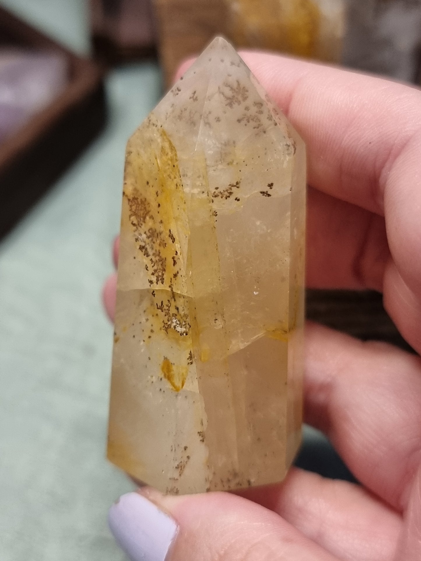 Dendritic quartz towers