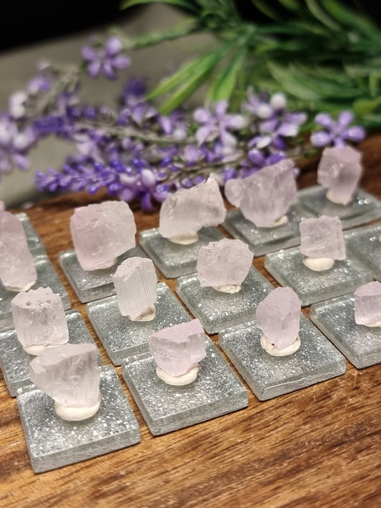 Gem kunzite specimens