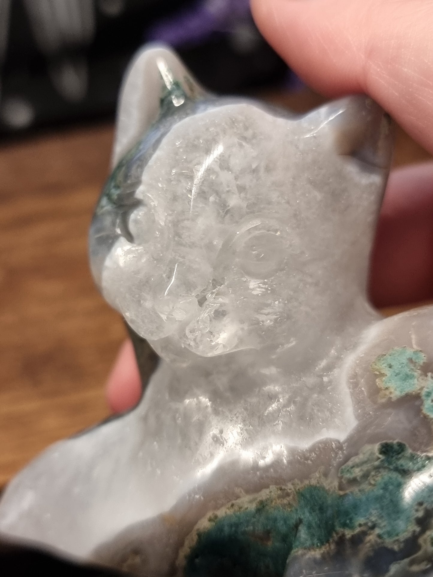Moss agate laying cat carving