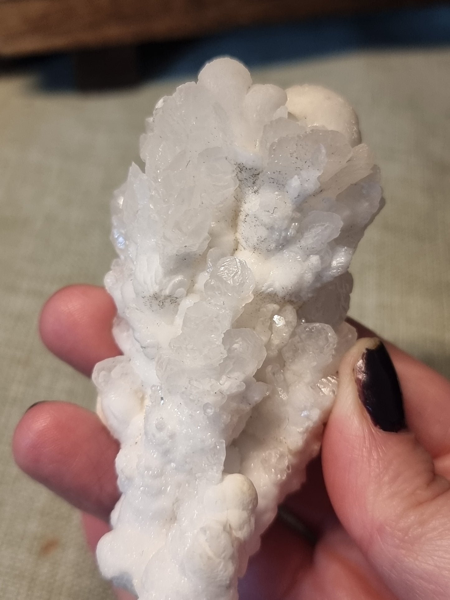 Aragonite stalactites