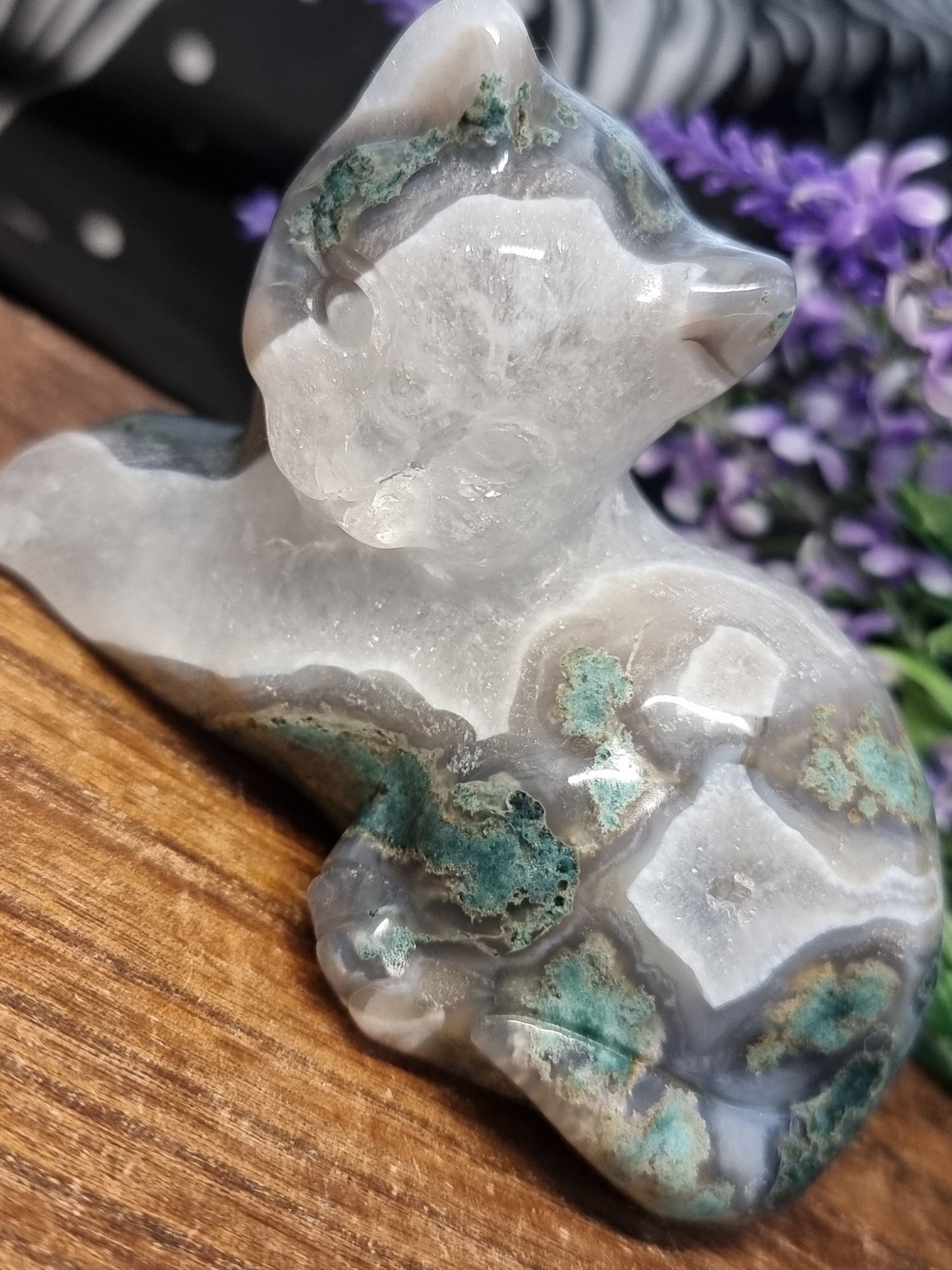 Moss agate laying cat carving