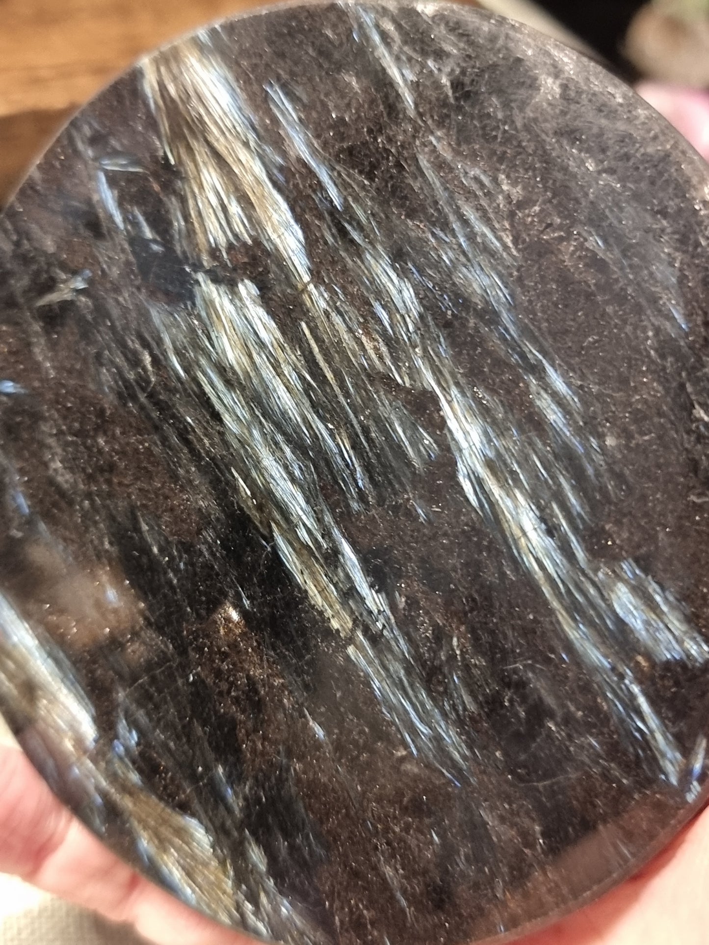 Arfvedsonite disc