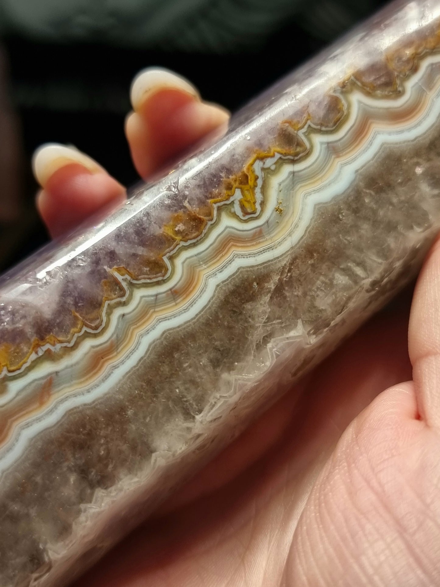 Amethyst mexican lace agate tower *chipped on side