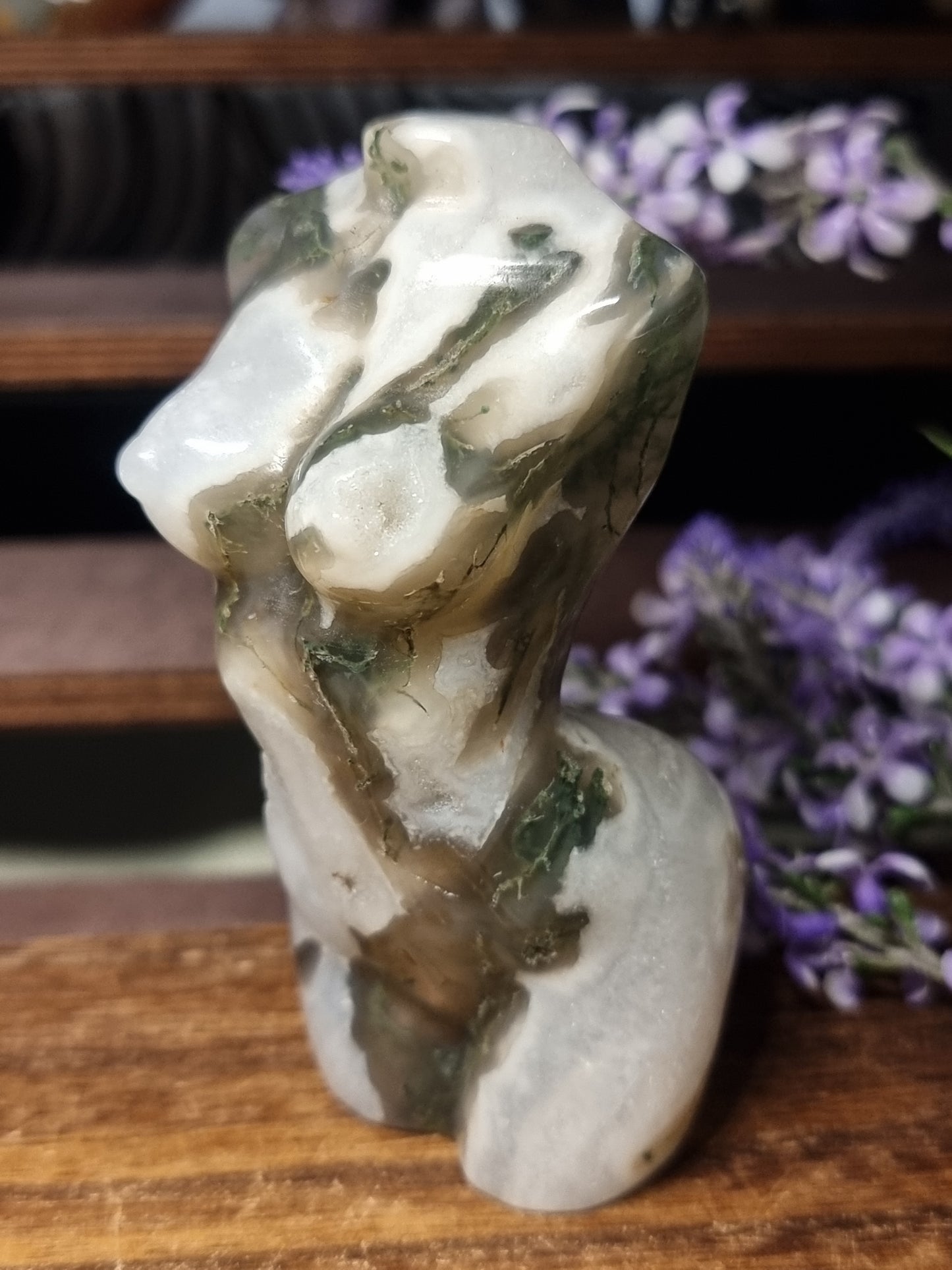 Moss agate body carving